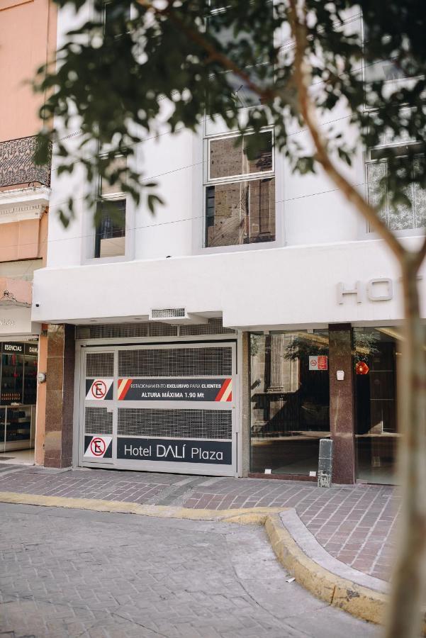Hotel Dali Plaza Ejecutivo Guadalajara Exterior photo