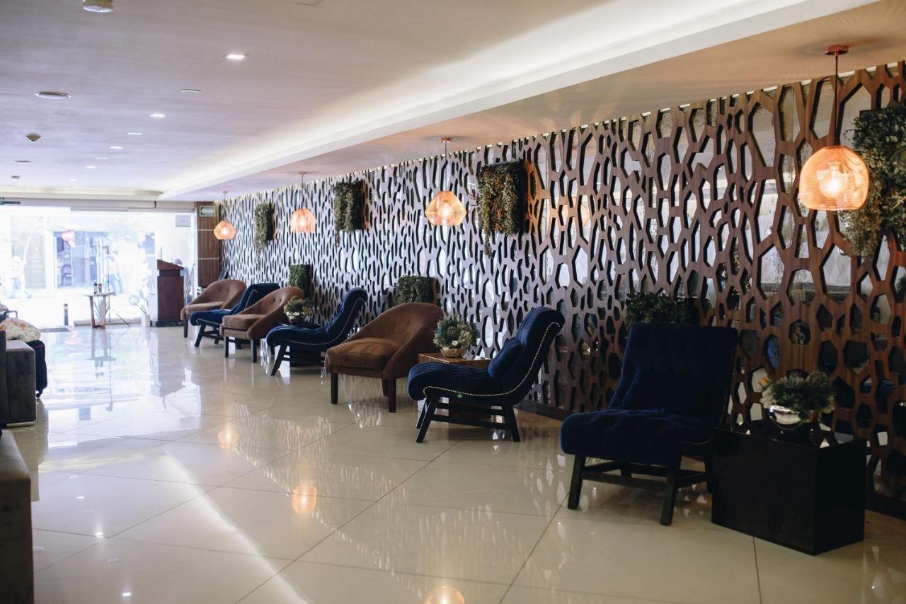 Hotel Dali Plaza Ejecutivo Guadalajara Exterior photo